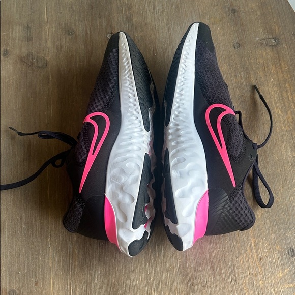 Nike Renew Blue Pink Athletic Trainer Sneakers 
Women’s size 8.5 - Picture 9 of 16